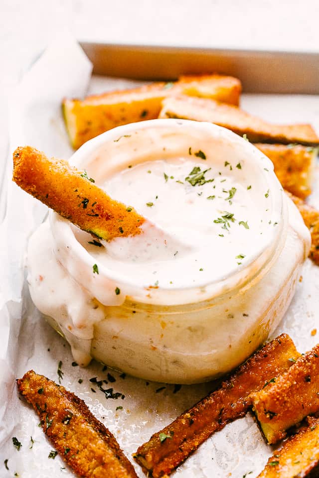 Picture of zucchini fries with dipping sauce