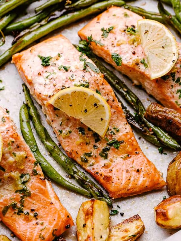 Baked Salmon with Potatoes and Green Beans