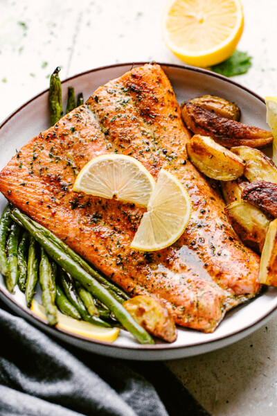 Easy Broiled Salmon Recipe | Easy Weeknight Recipes