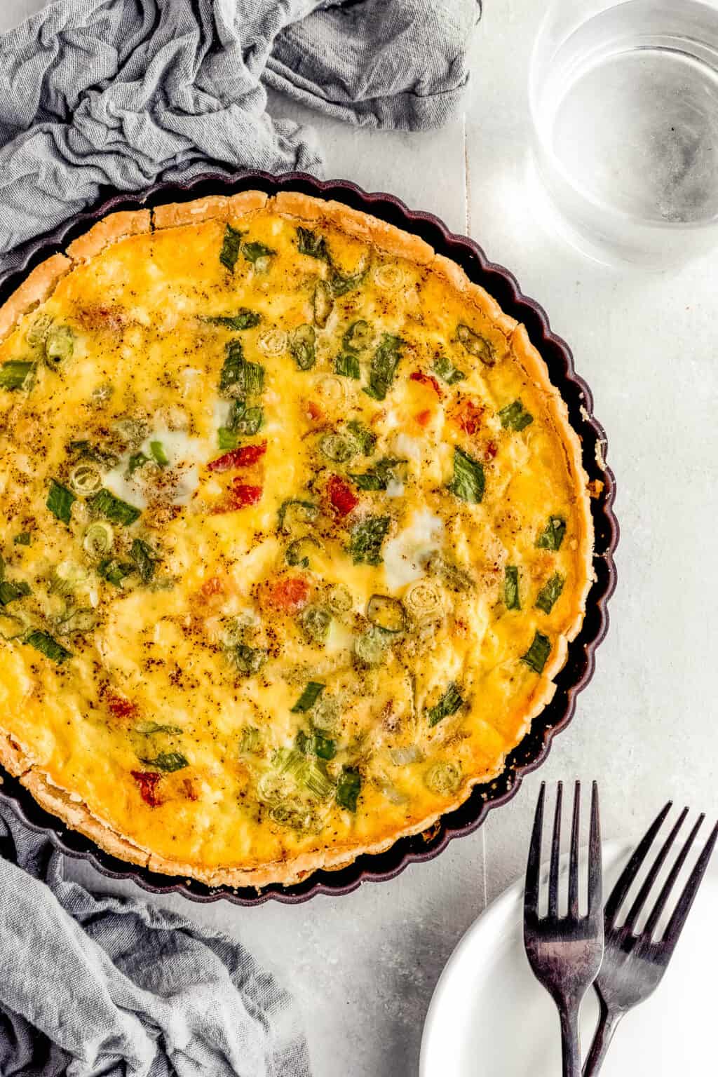 Bacon Quiche Lorraine for Breakfast or Brunch | Easy Weeknight Recipes