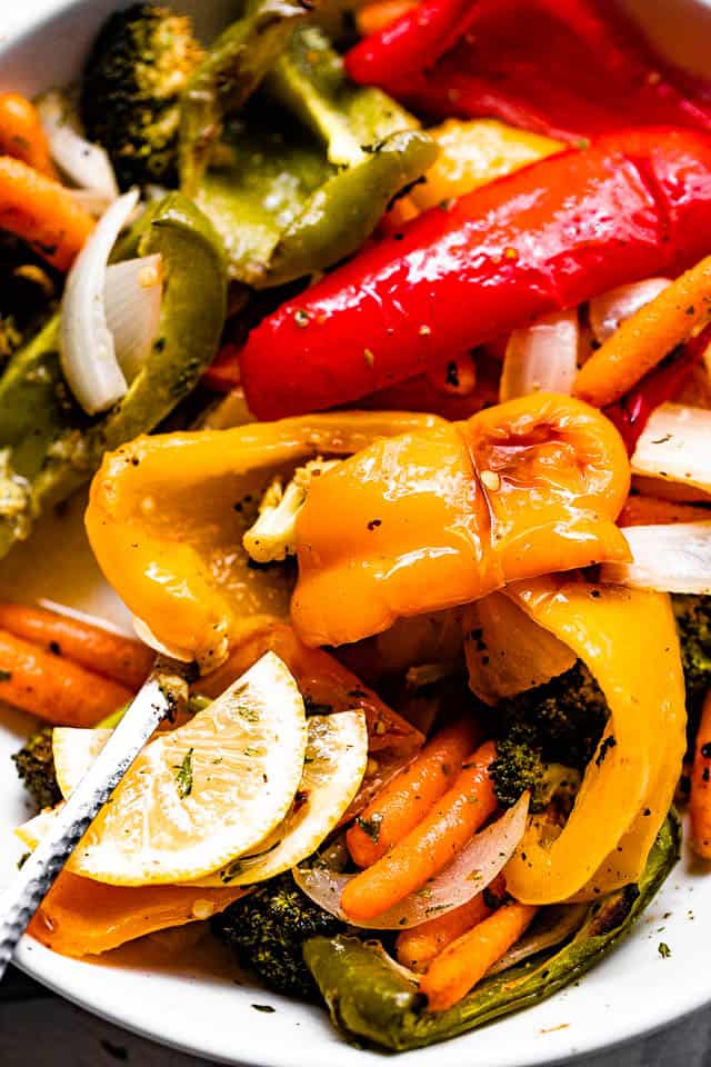 close up shot of grilled bell peppers and vegetables