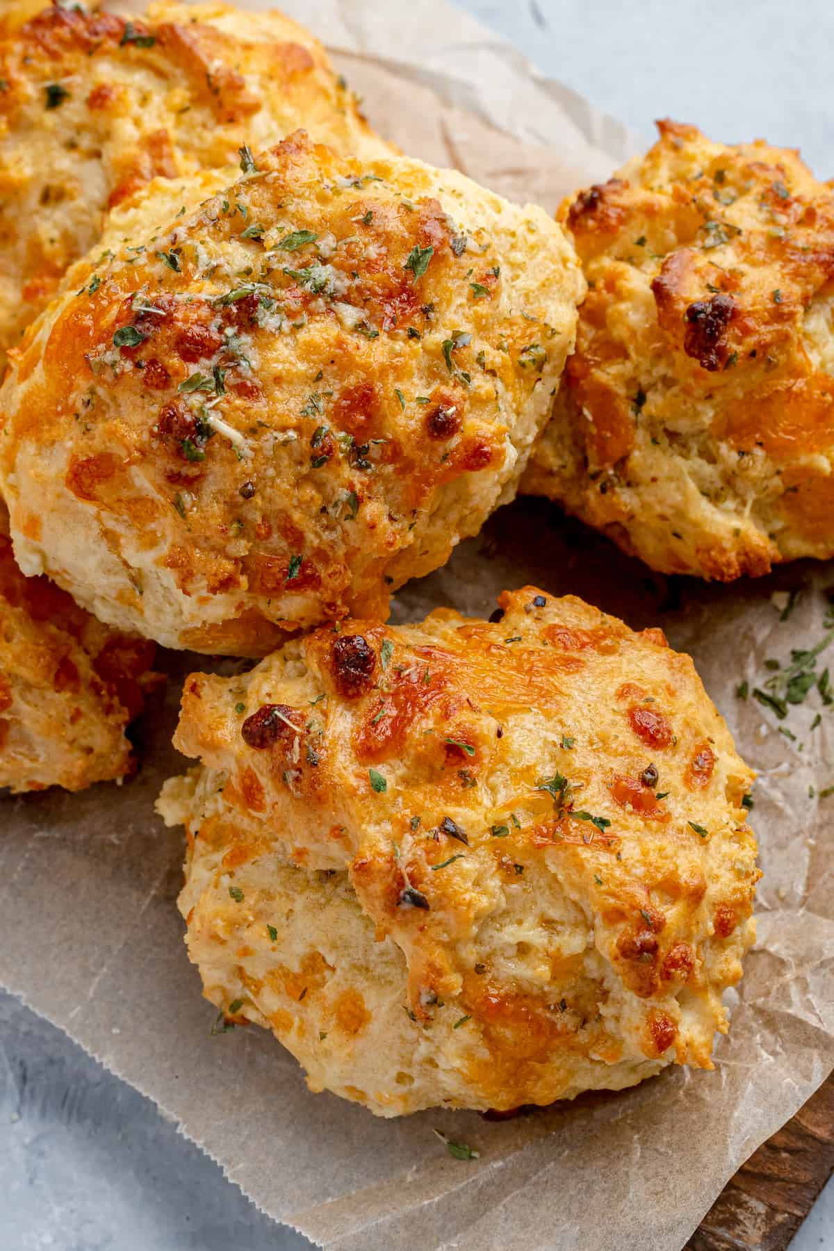 You can make gluten-free Red Lobster Cheddar Bay Biscuits in your own  kitchen - Good Morning America