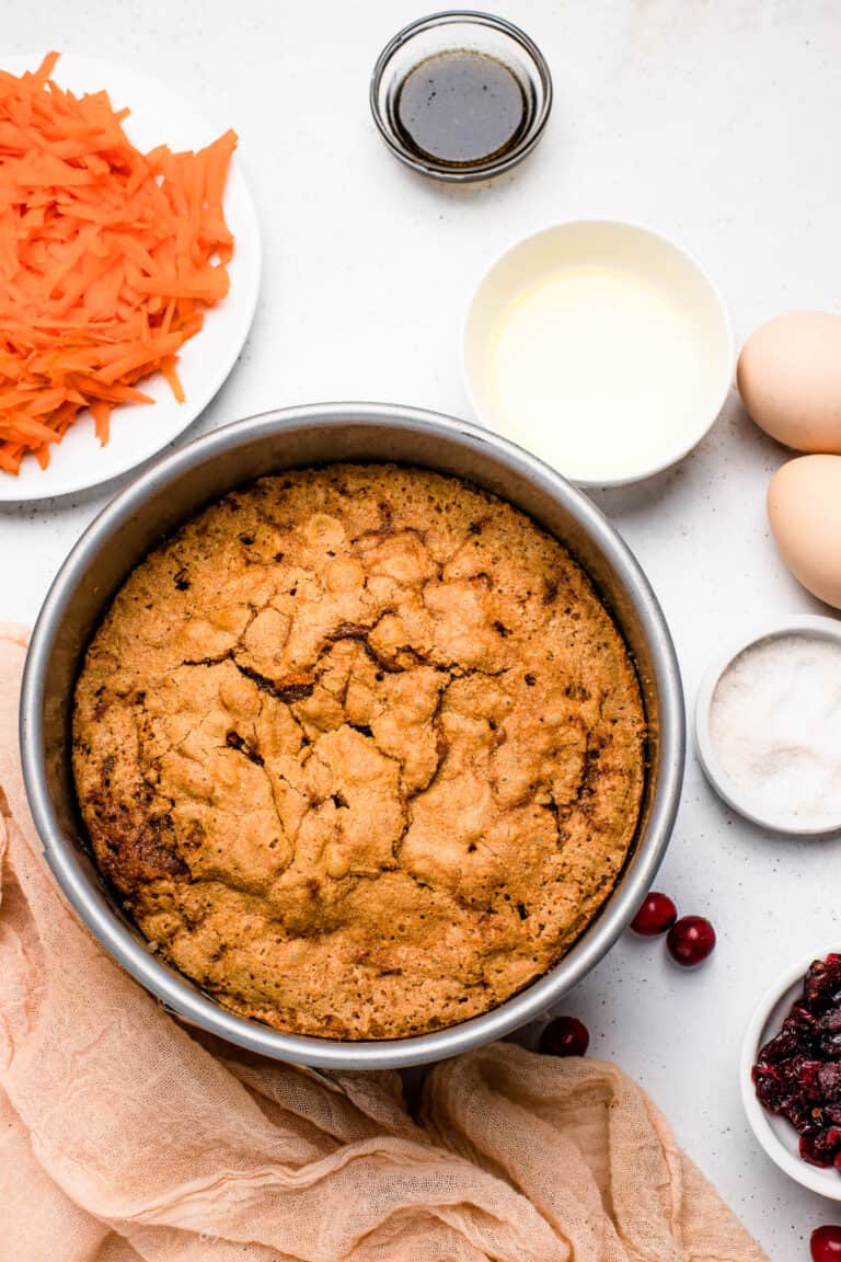 Carrot Cake with Sugared Cranberries | Easy Weeknight Recipes Carrot Cake with Sugared Cranberries | Easy Weeknight Recipes