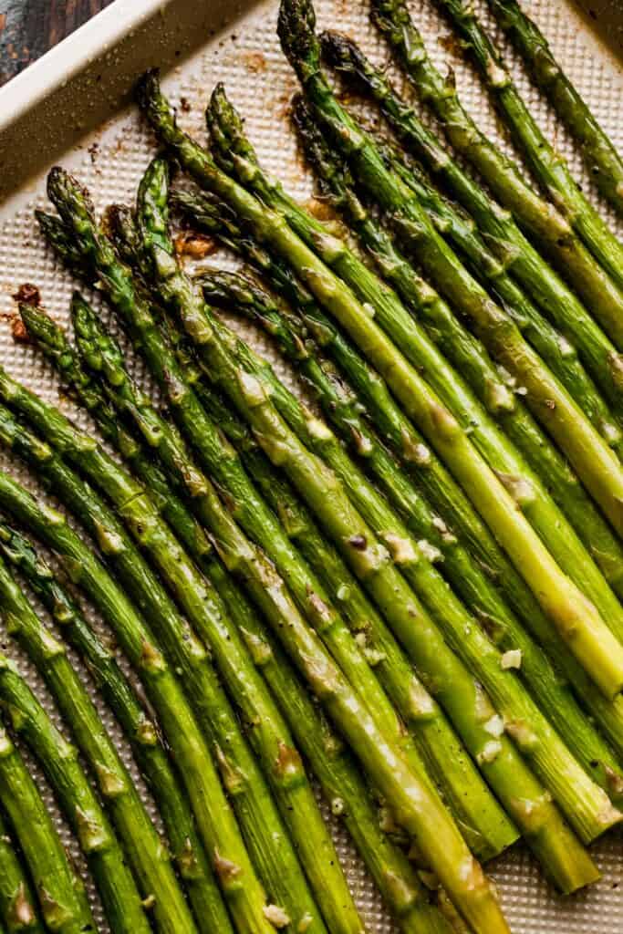 Garlic Butter Roasted Asparagus | Easy Weeknight Recipes