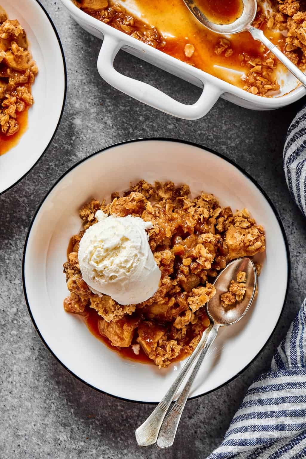 Easy Apple Crisp | Easy Weeknight Recipes