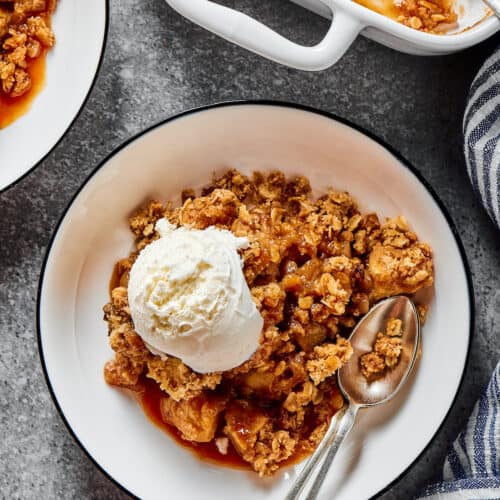 Easy Apple Crisp | Easy Weeknight Recipes