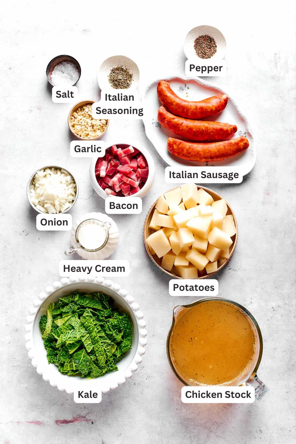 Ingredients for zuppa toscana are labelled: sausage, bacon, chicken broth, spices, garlic, onion, potatoes, kale, heavy cream.