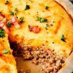 Cheeseburger pie recipe social media image with text overlay.